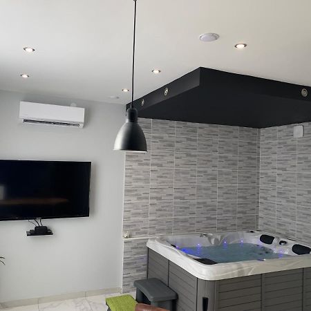 Appartement Spa Gingko, N1 Valenciennes, Wifi, Netflix Aulnoy-lez-Valenciennes المظهر الخارجي الصورة